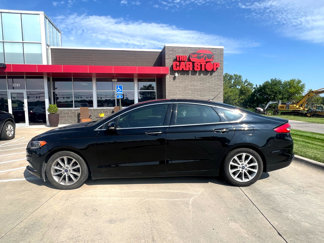 Used 2017 Ford Fusion SE w/ Fusion SE Technology Package image 1