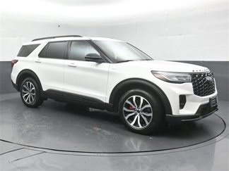Used 2025 Ford Explorer ST-Line w/ Premium Package image 1