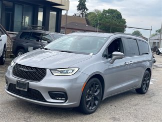 Used 2021 Chrysler Pacifica Touring w/ S Appearance Package image 1