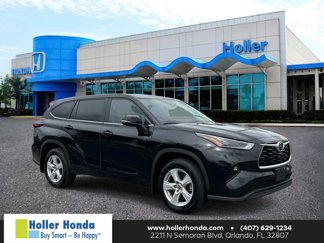 Used 2024 Toyota Highlander LE image 1