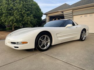 Used 2003 Chevrolet Corvette Coupe w/ Preferred Equipment Group image 1
