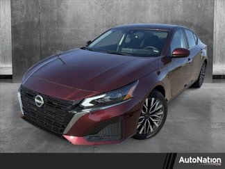 Used 2025 Nissan Altima 2.5 SV image 1