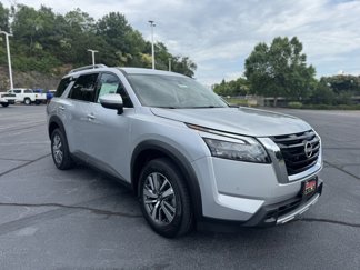 New 2025 Nissan Pathfinder SL image 1