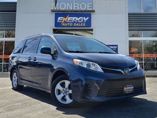 Used 2020 Toyota Sienna LE image 1
