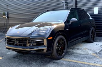 New 2025 Porsche Cayenne S image 1