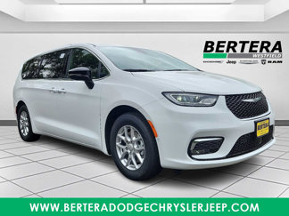 New 2025 Chrysler Pacifica Select image 1