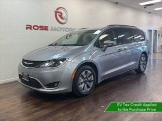 Used 2018 Chrysler Pacifica Touring Plus image 1