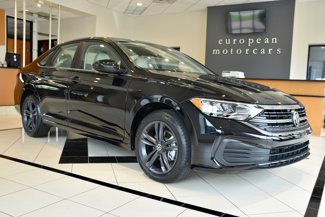 Used 2024 Volkswagen Jetta SE w/ Panoramic Sunroof Package image 1