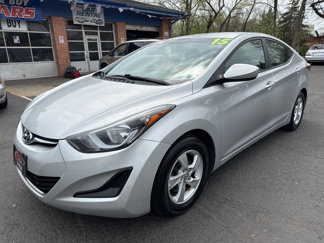 Used 2015 Hyundai Elantra SE image 1