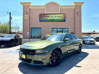 Used 2020 Dodge Charger SXT image 1