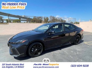 Used 2025 Toyota Camry SE image 1