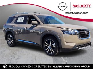 New 2025 Nissan Pathfinder Platinum image 1