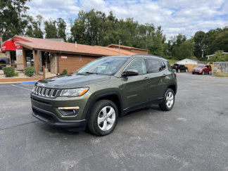 Used 2019 Jeep Compass Latitude image 1