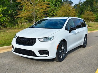 New 2026 Chrysler Pacifica Select image 1