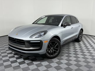 Certified 2025 Porsche Macan Turbo image 1