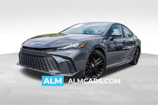 Used 2025 Toyota Camry SE image 1