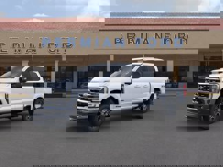 New 2025 Ford F250 4x4 Crew Cab Super Duty image 1