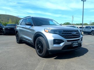 Used 2024 Ford Explorer XLT image 1
