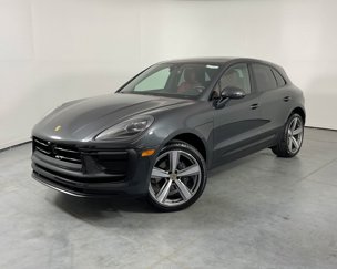 Used 2024 Porsche Macan image 1