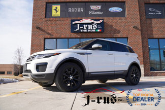 Used 2019 Land Rover Range Rover Evoque SE image 1