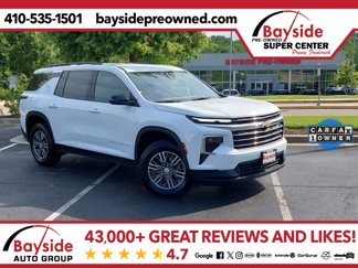 Used 2025 Chevrolet Traverse LT image 1