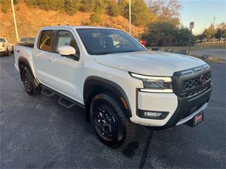 New 2025 Nissan Frontier PRO-4X w/ Pro Convenience Package image 1