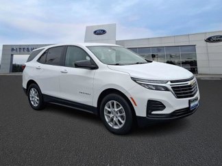 Used 2024 Chevrolet Equinox LS w/ LS Convenience Package image 1