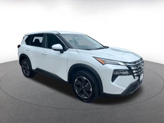 Used 2024 Nissan Rogue SV image 1
