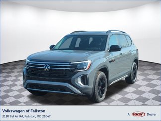 New 2025 Volkswagen Atlas Peak Edition SE image 1