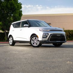 Used 2021 Kia Soul LX image 1