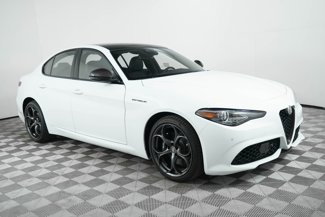 Used 2023 Alfa Romeo Giulia Estrema image 1