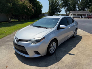 Used 2015 Toyota Corolla LE image 1