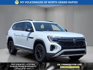 New 2025 Volkswagen Atlas Peak Edition SE image 1