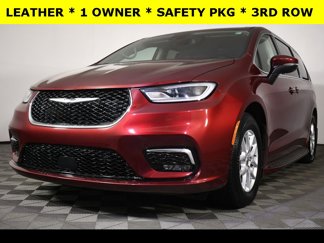 Used 2023 Chrysler Pacifica Touring-L image 1