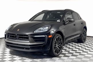 Certified 2025 Porsche Macan Turbo image 1