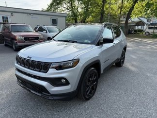 Used 2024 Jeep Compass Latitude w/ Convenience Group image 1