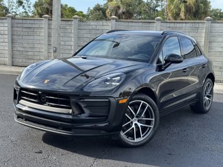 Certified 2025 Porsche Macan image 1