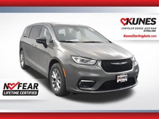 New 2025 Chrysler Pacifica Select image 1
