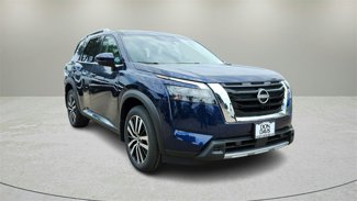 New 2025 Nissan Pathfinder Platinum image 1