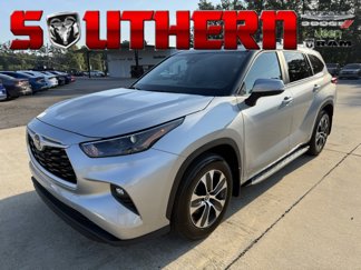 Used 2023 Toyota Highlander XLE image 1