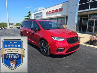 New 2026 Chrysler Pacifica Limited image 1