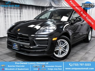 Used 2025 Porsche Macan image 1