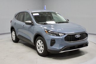 Certified 2025 Ford Escape Active w/ Cold Weather Package image 1