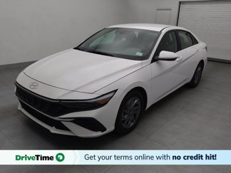 Used 2024 Hyundai Elantra SEL image 1