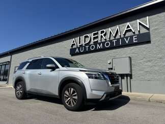Used 2025 Nissan Pathfinder SL image 1