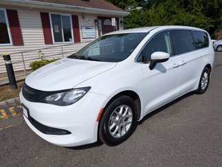 Used 2021 Chrysler Voyager LX image 1
