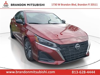 Used 2025 Nissan Altima 2.5 SV image 1