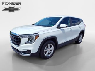 Used 2024 GMC Terrain SLE image 1