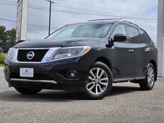 Used 2015 Nissan Pathfinder SV image 1