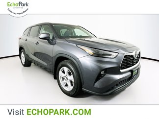 Used 2024 Toyota Highlander LE image 1